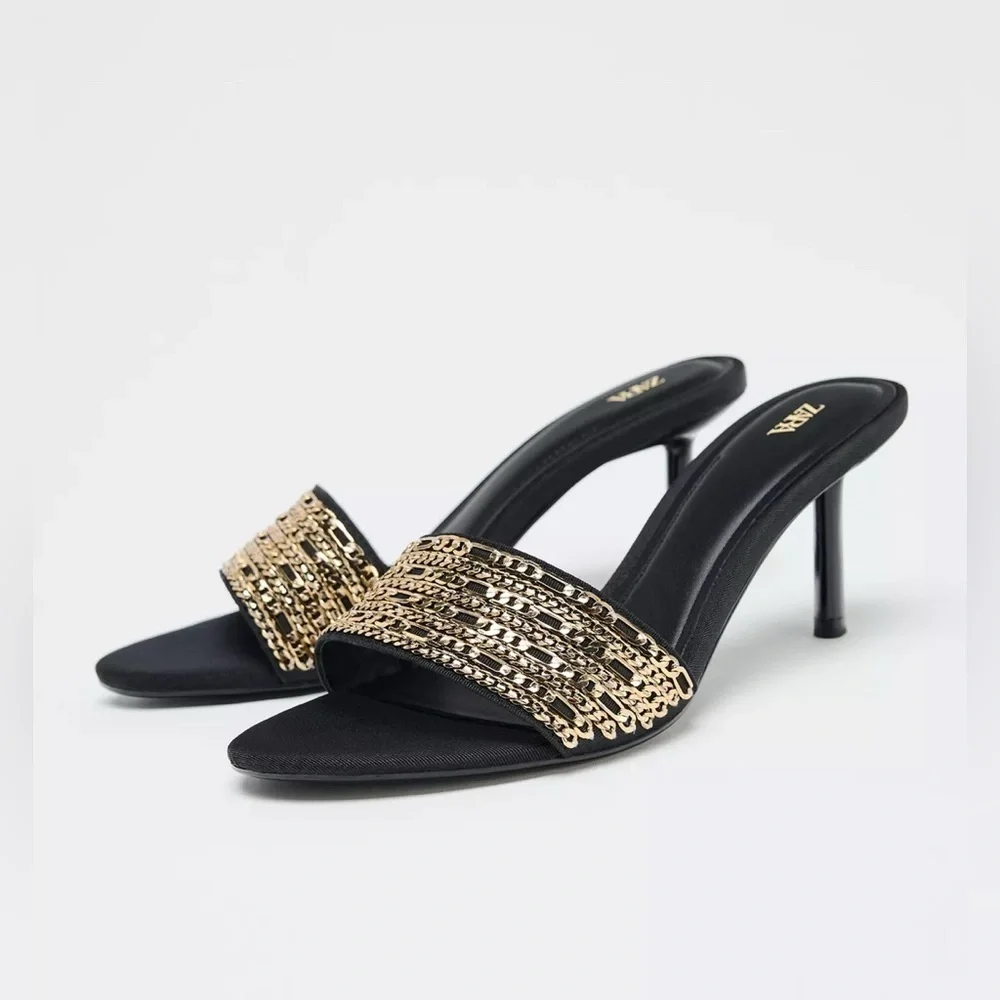 🔥🔥Zara chain trim heeled sandals